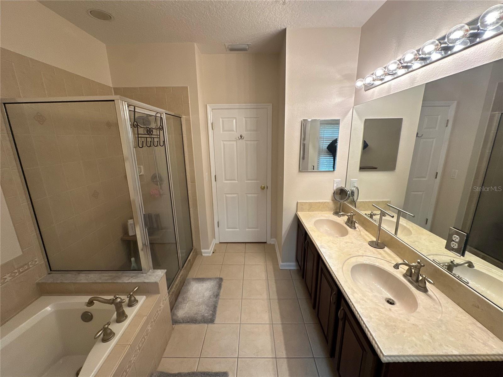 Image 35 of 66 For 8929 Silk Bay Place