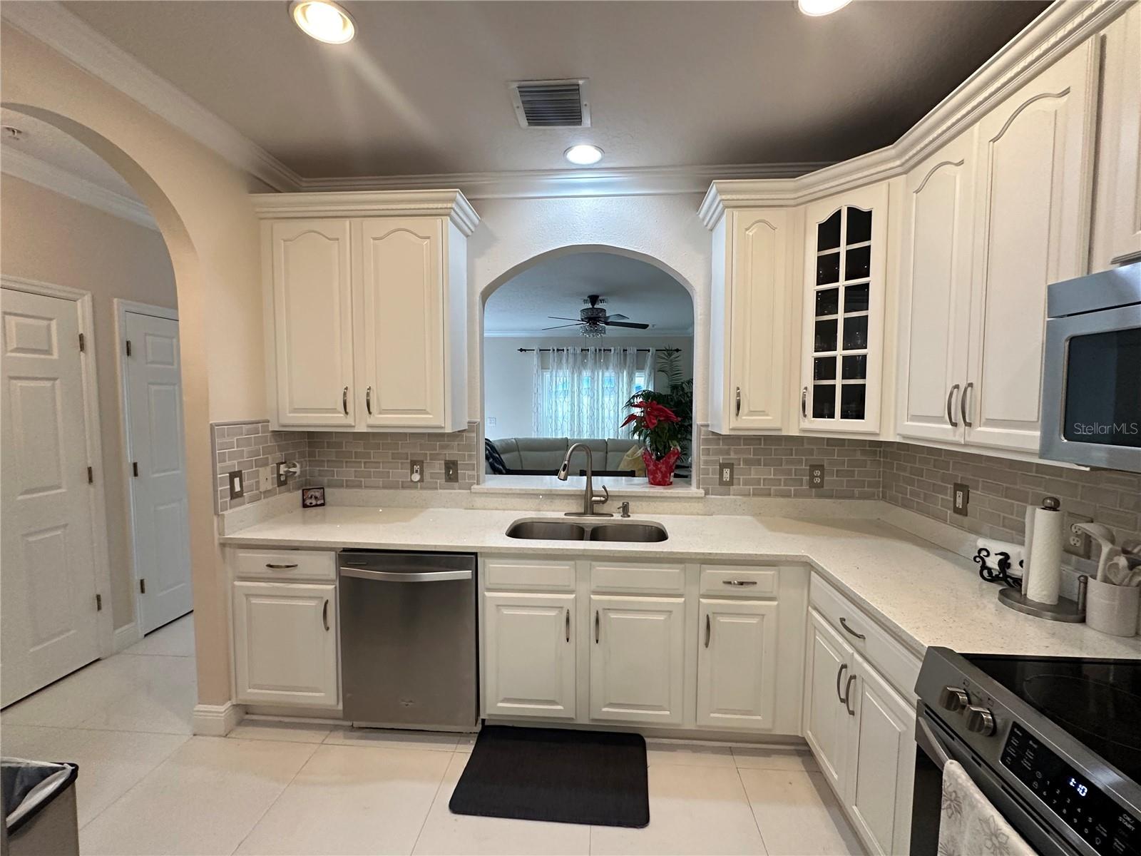 Image 5 of 66 For 8929 Silk Bay Place