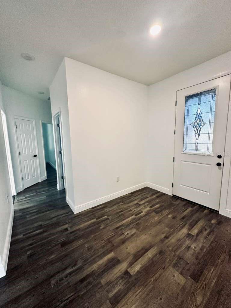 Image 15 of 26 For 121 Argyle Avenue