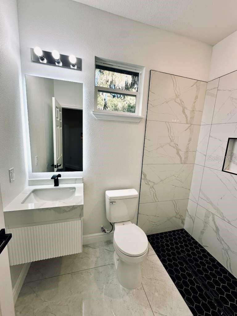 Image 20 of 26 For 121 Argyle Avenue