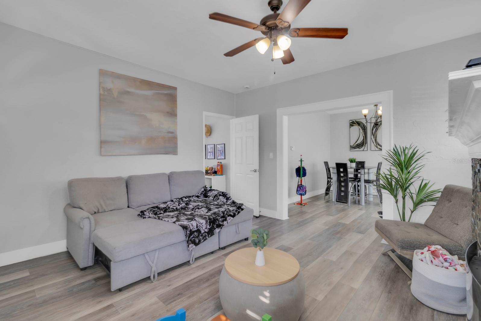 Image 11 of 33 For 721 Mabbette Street