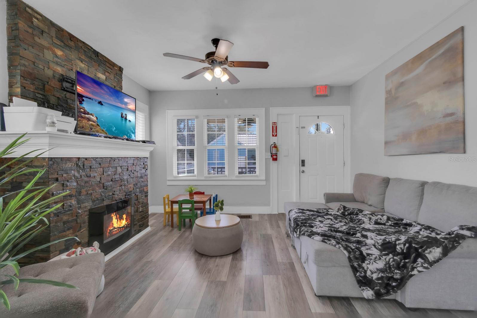 Image 12 of 33 For 721 Mabbette Street