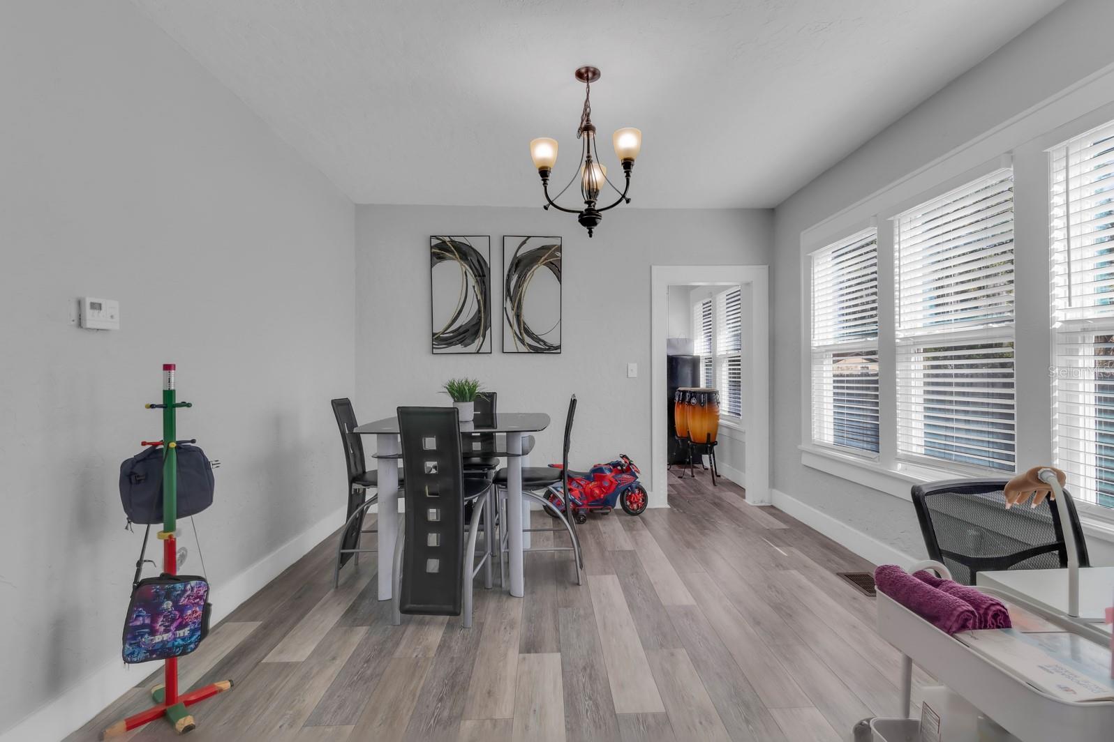 Image 13 of 33 For 721 Mabbette Street