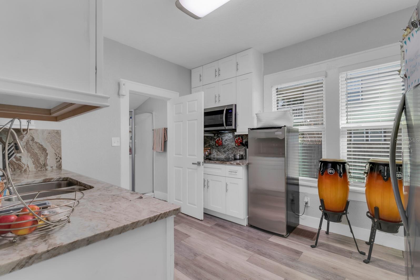 Image 22 of 33 For 721 Mabbette Street