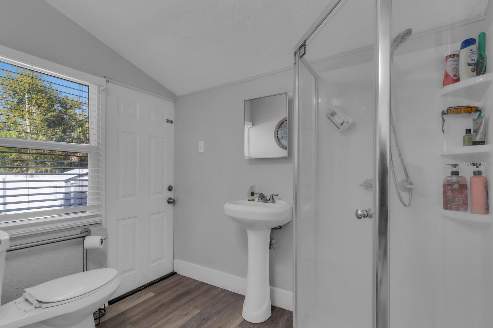 Image 26 of 33 For 721 Mabbette Street