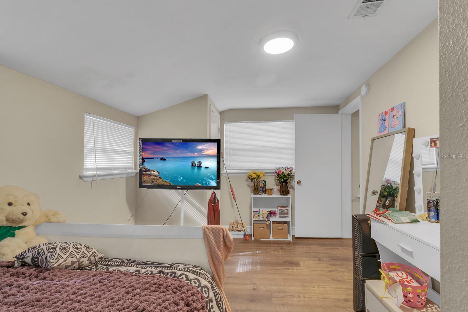 Image 27 of 40 For 21 Beaumont Avenue