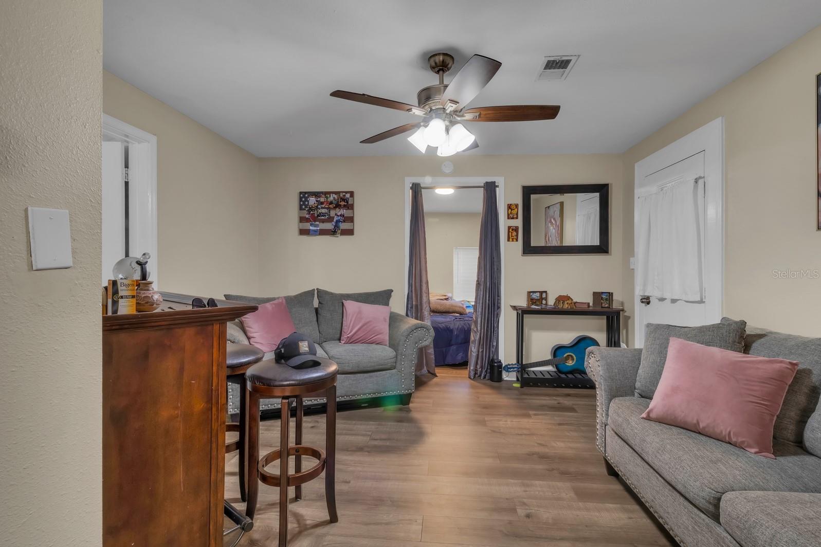 Image 31 of 40 For 21 Beaumont Avenue