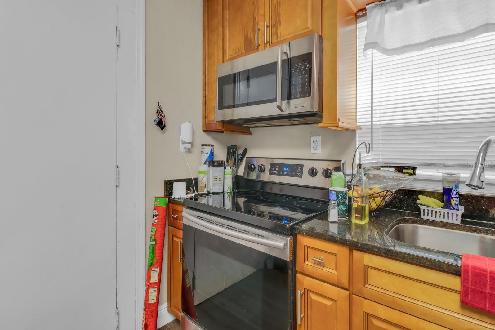 Image 33 of 40 For 21 Beaumont Avenue