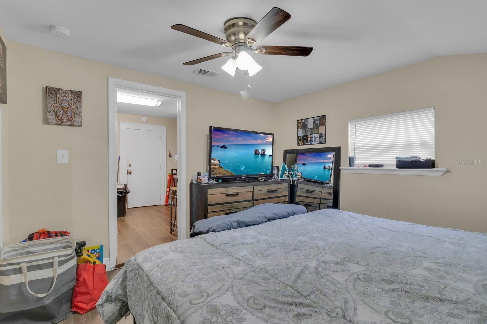 Image 35 of 40 For 21 Beaumont Avenue