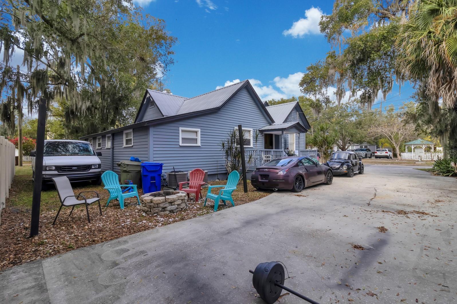 Image 5 of 40 For 21 Beaumont Avenue