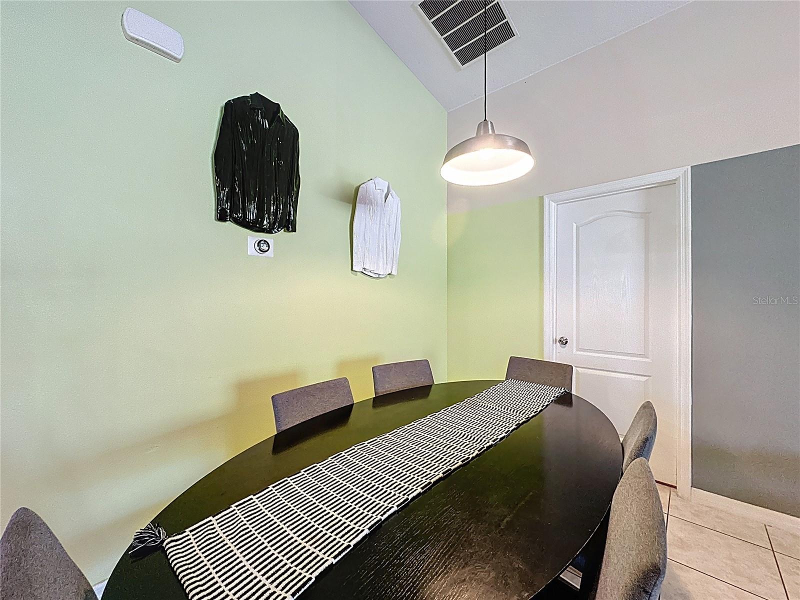 Image 7 of 65 For 2281 Royal Ridge Drive