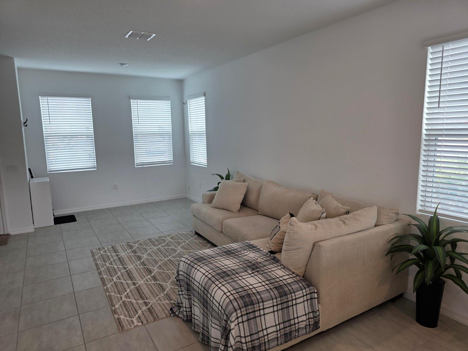 Image 4 of 28 For 3318 Composition Street