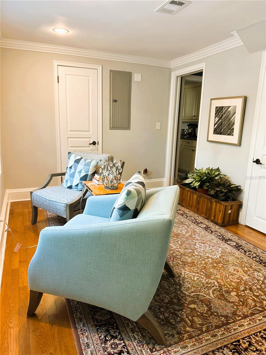 Image 13 of 57 For 1221 Oriental Gardens Road