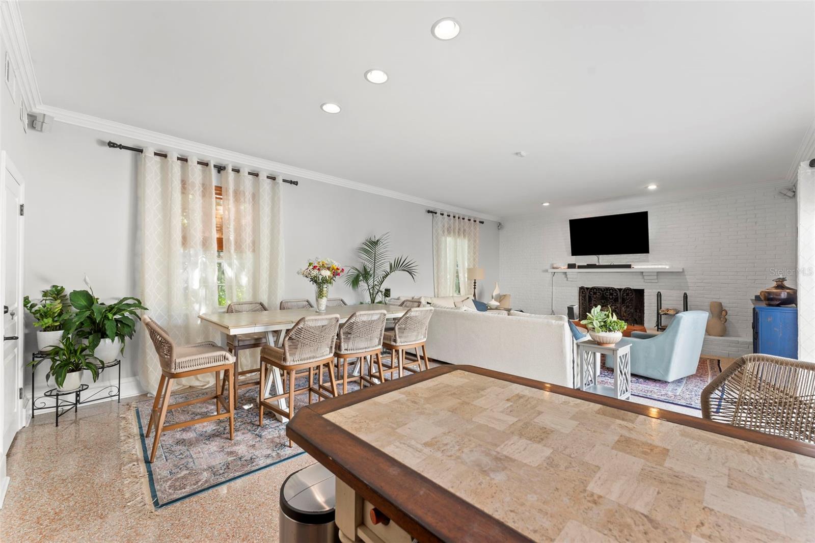 Image 17 of 57 For 1221 Oriental Gardens Road