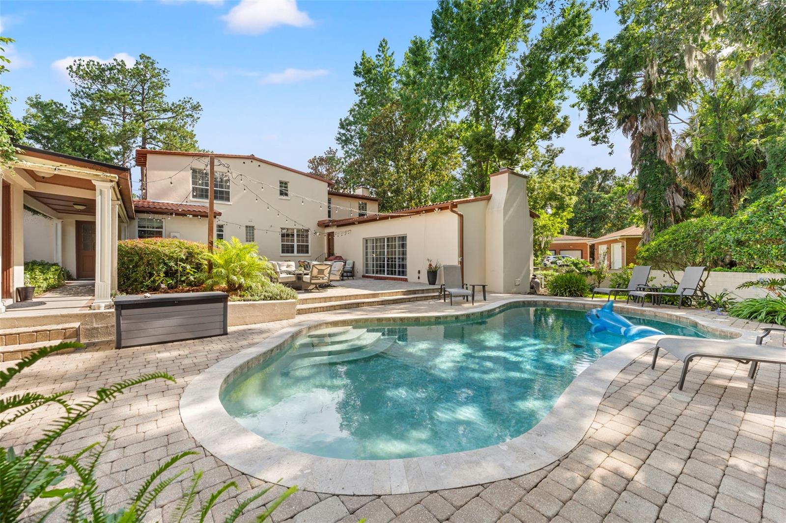 Image 40 of 57 For 1221 Oriental Gardens Road