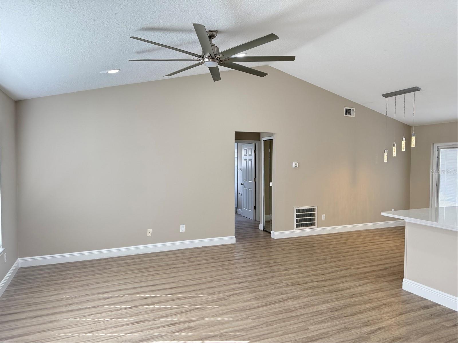 Image 5 of 17 For 1545 Wyman Circle