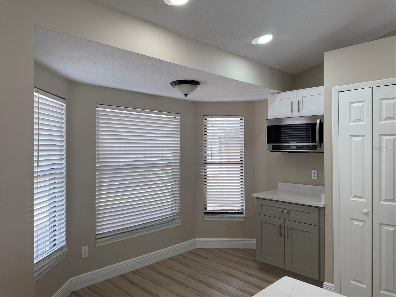 Image 6 of 17 For 1545 Wyman Circle