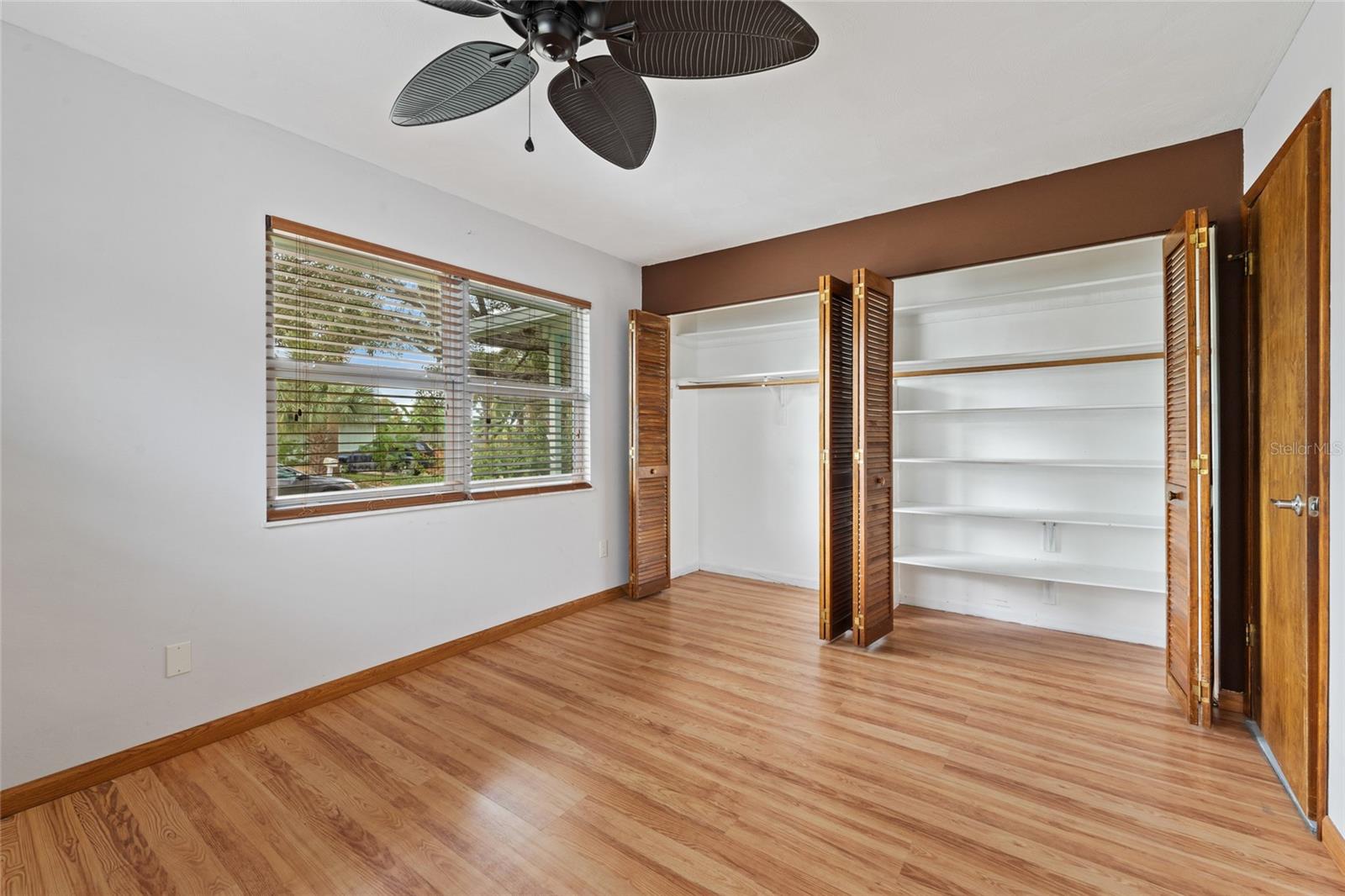 Image 13 of 34 For 5345 52nd Avenue