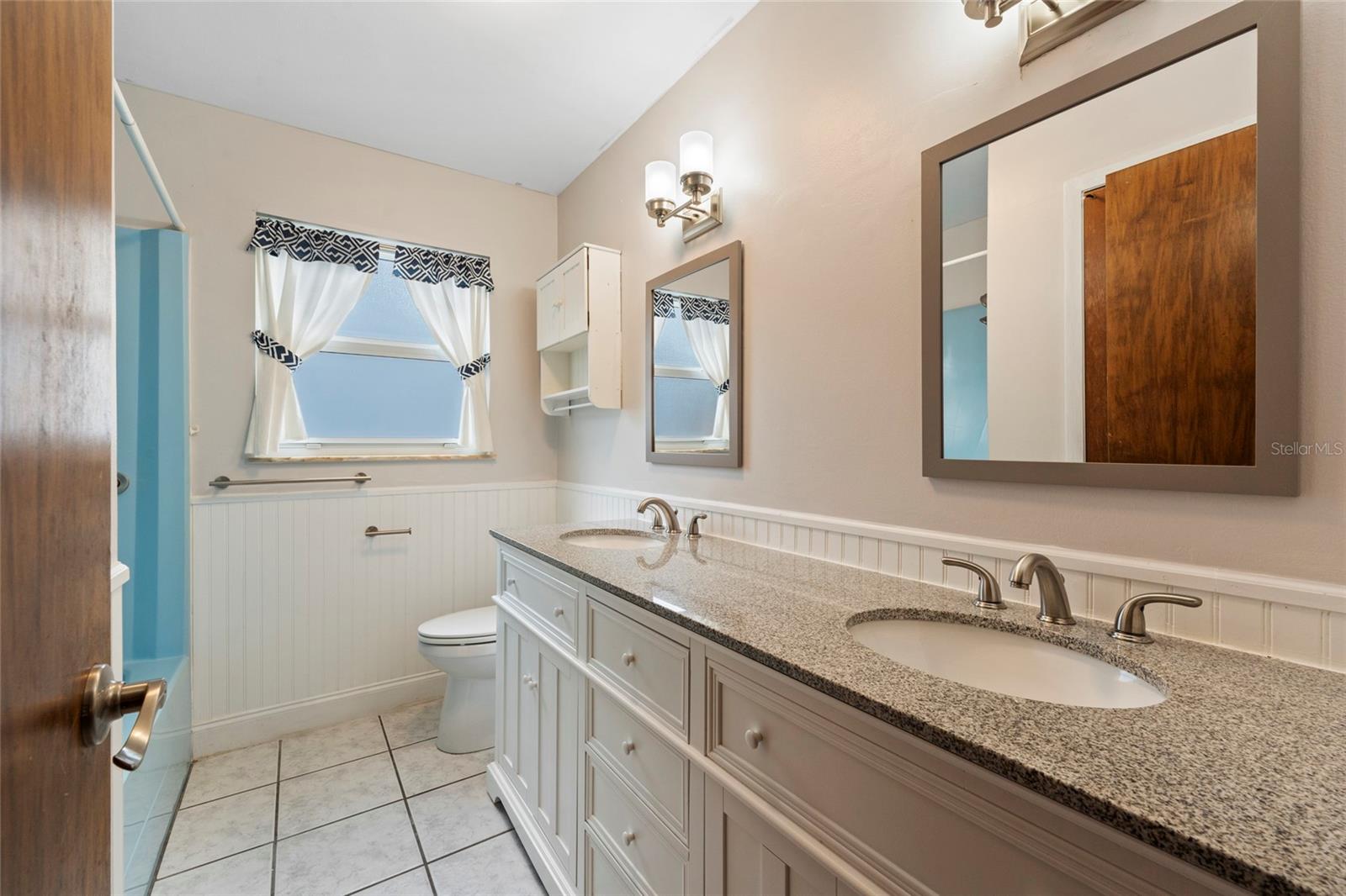 Image 15 of 34 For 5345 52nd Avenue