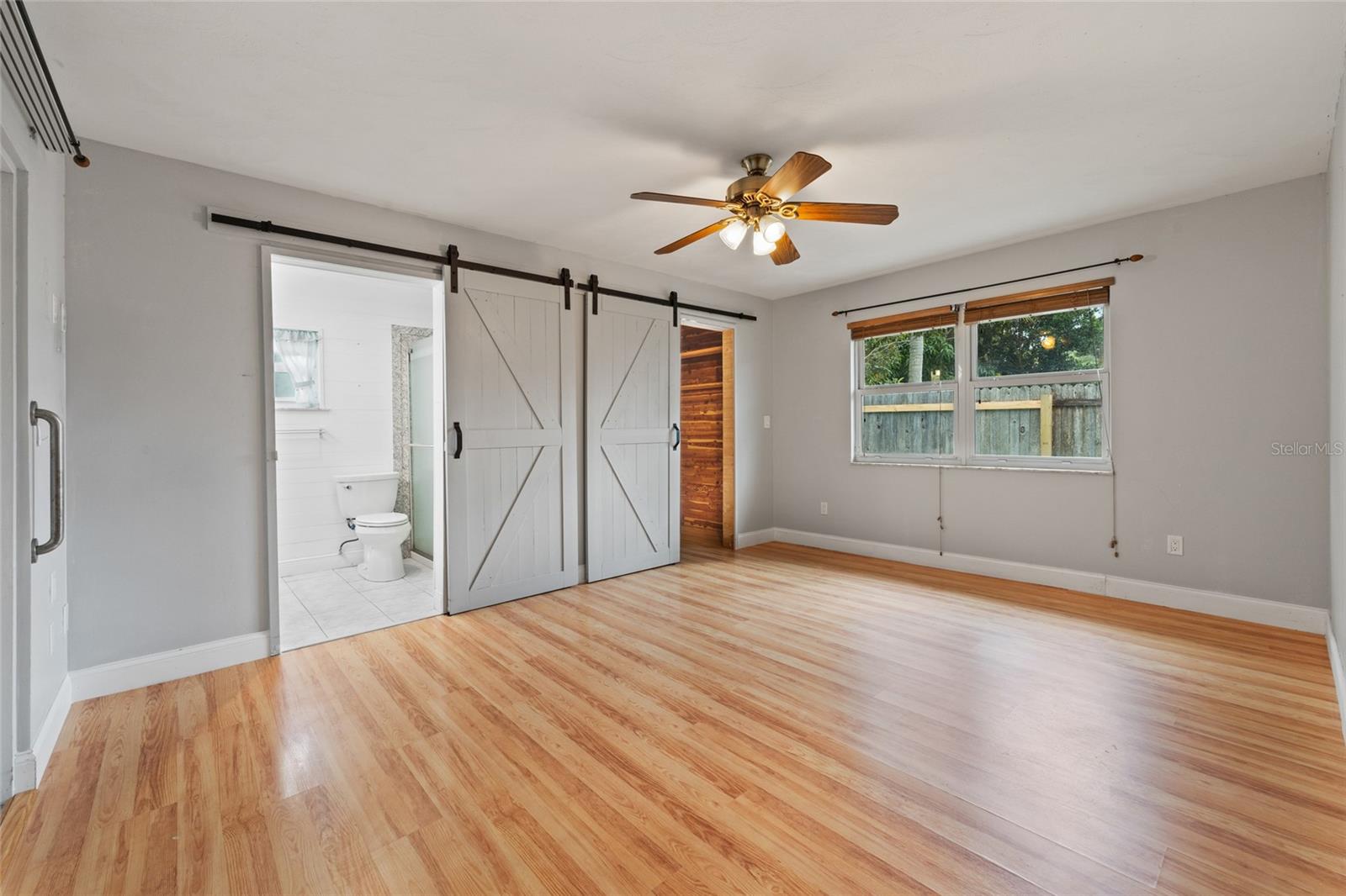 Image 17 of 34 For 5345 52nd Avenue