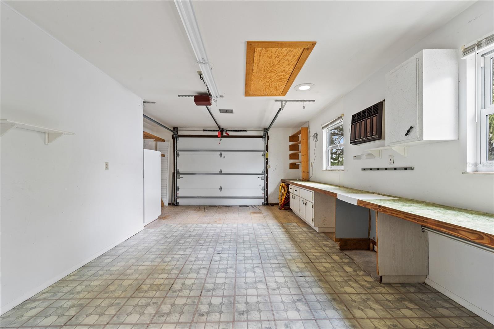 Image 21 of 34 For 5345 52nd Avenue