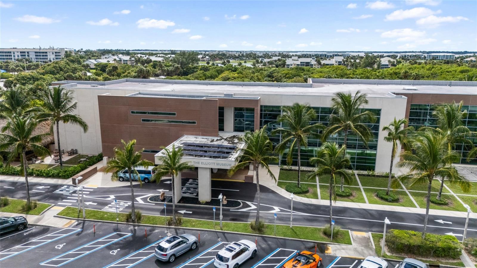 Image 24 of 34 For 5345 52nd Avenue