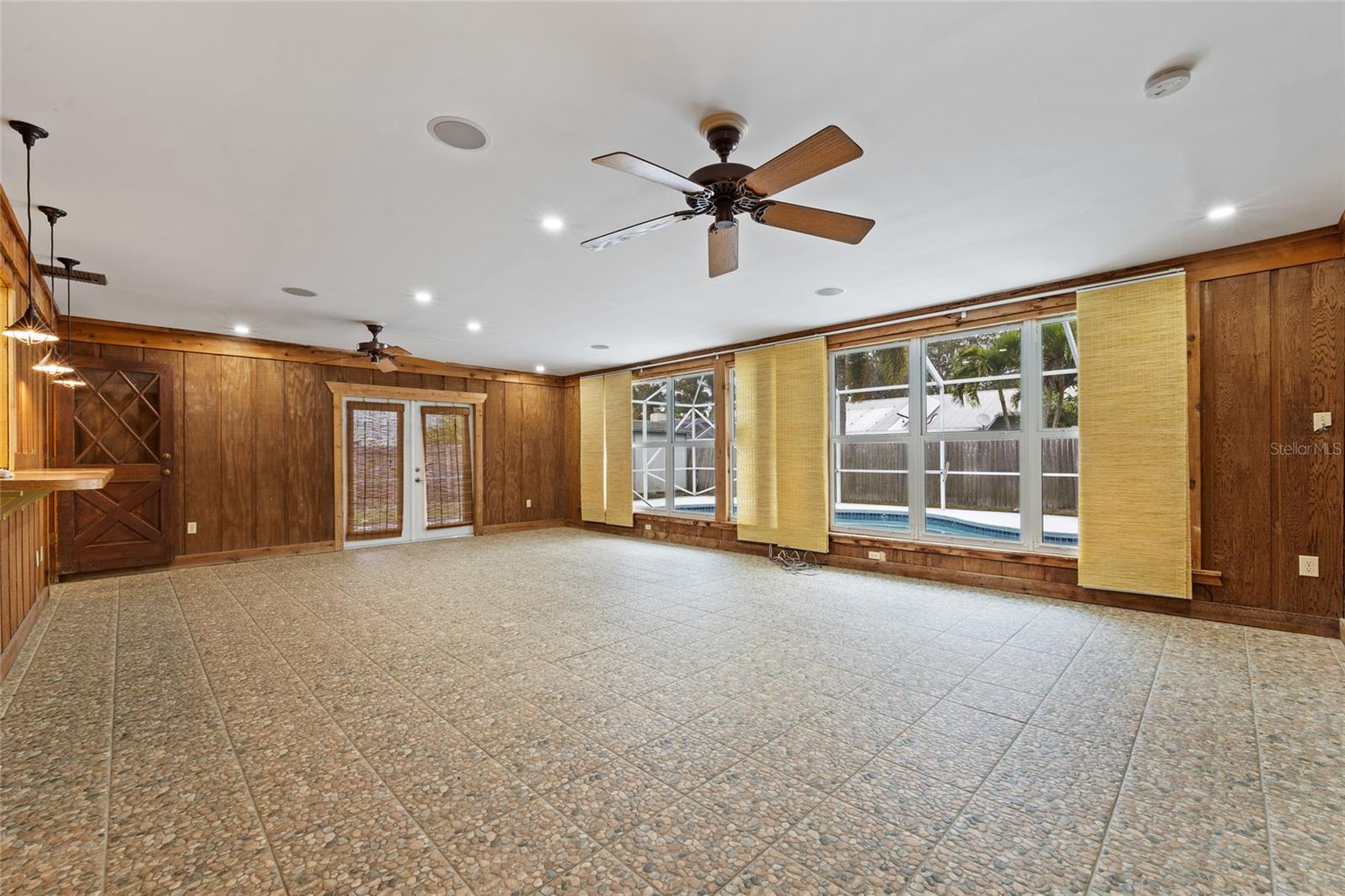 Image 7 of 34 For 5345 52nd Avenue