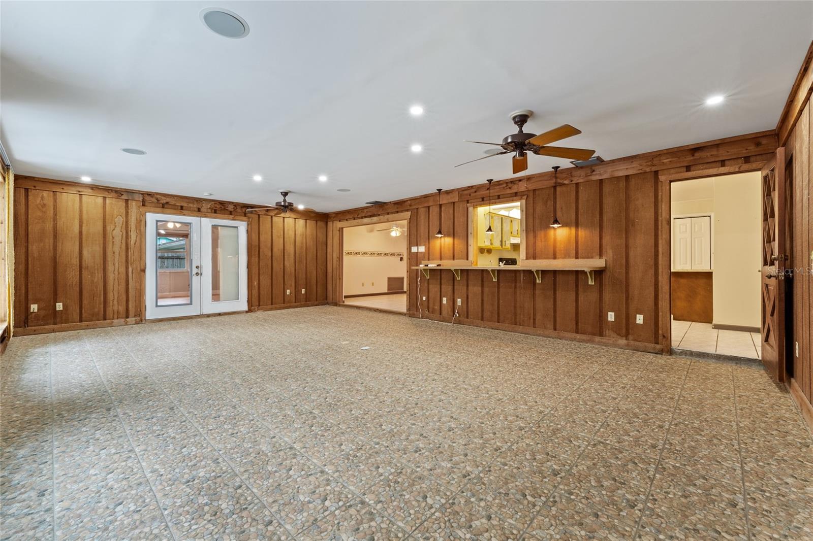 Image 8 of 34 For 5345 52nd Avenue