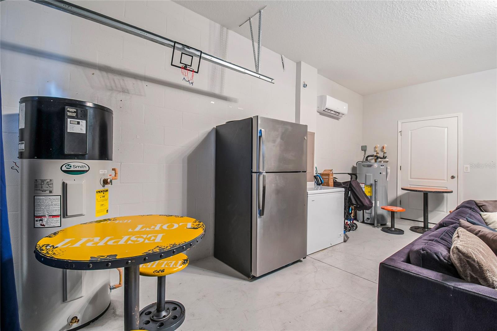 Image 12 of 96 For 1433 Thunderbird Road