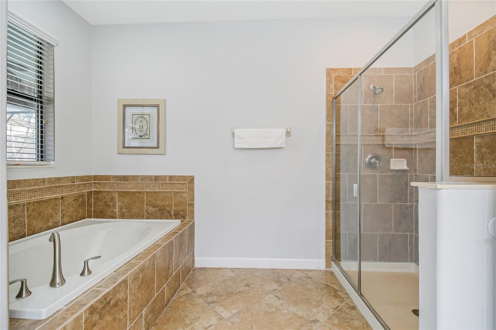 Image 20 of 96 For 1433 Thunderbird Road