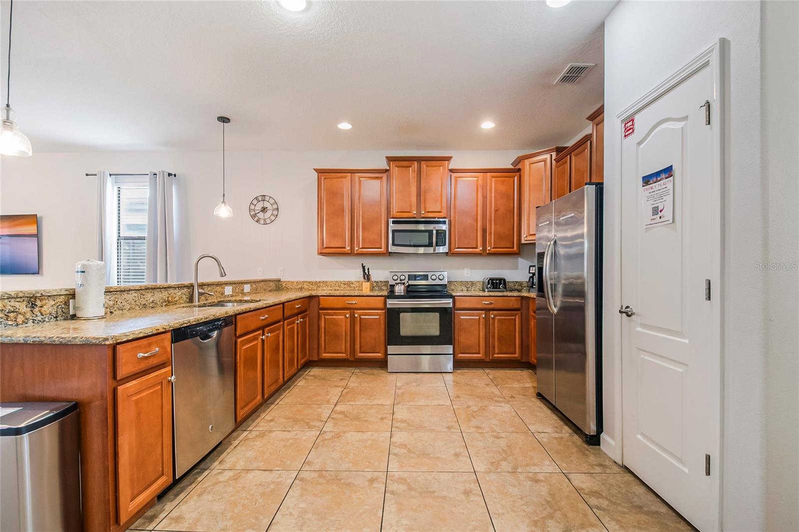 Image 22 of 96 For 1433 Thunderbird Road