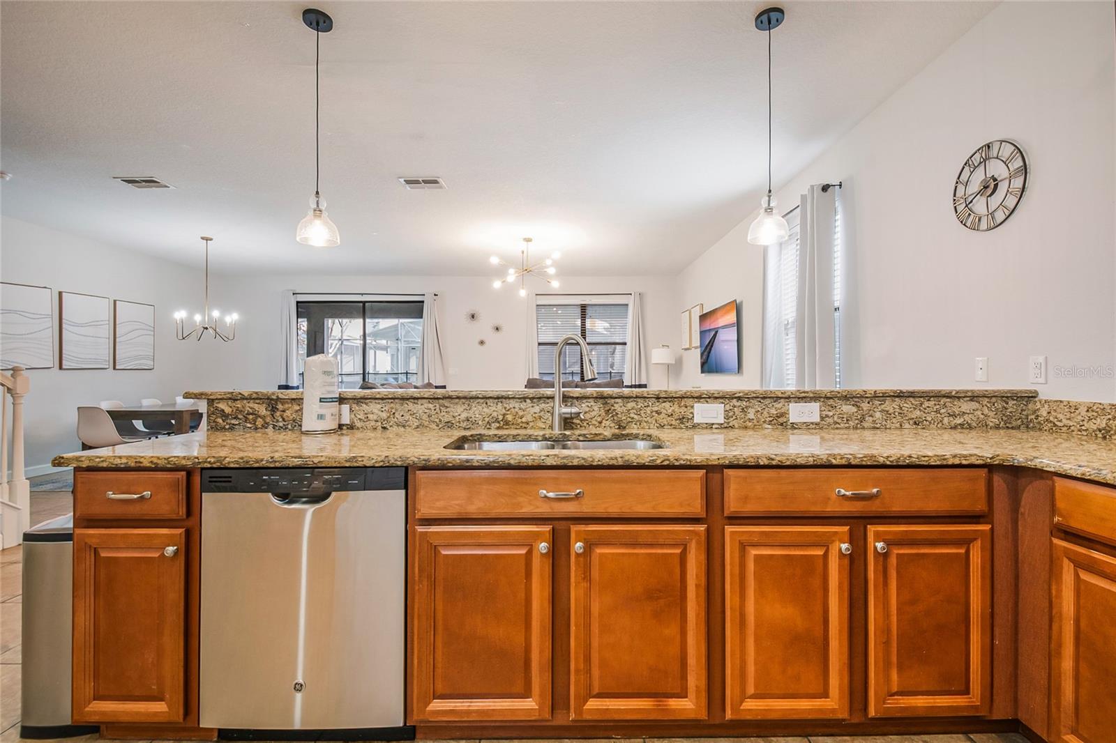 Image 24 of 96 For 1433 Thunderbird Road