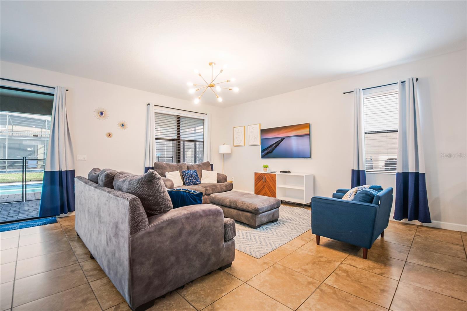 Image 27 of 96 For 1433 Thunderbird Road