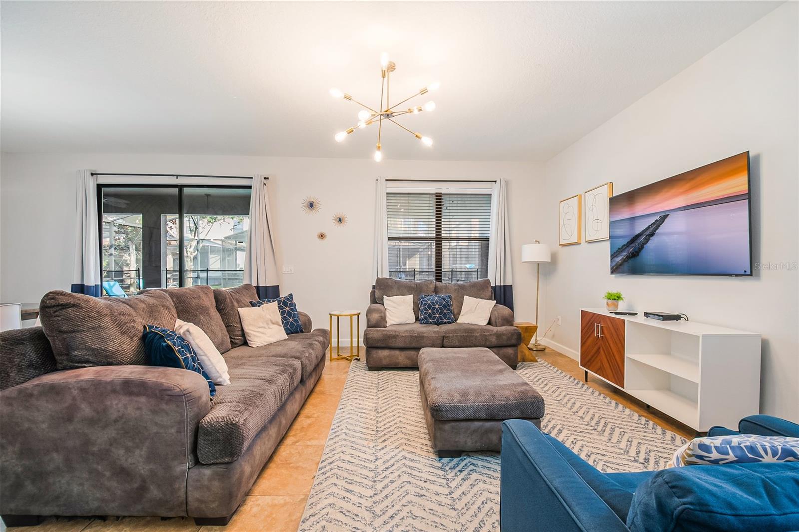 Image 28 of 96 For 1433 Thunderbird Road