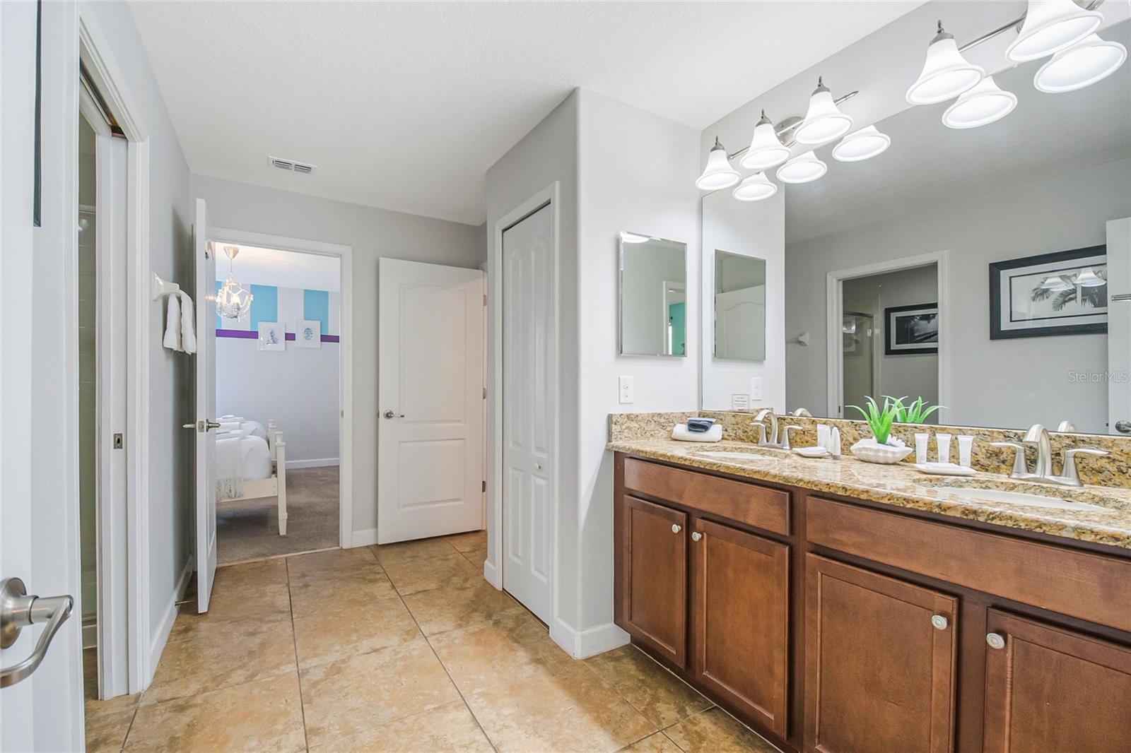 Image 45 of 96 For 1433 Thunderbird Road