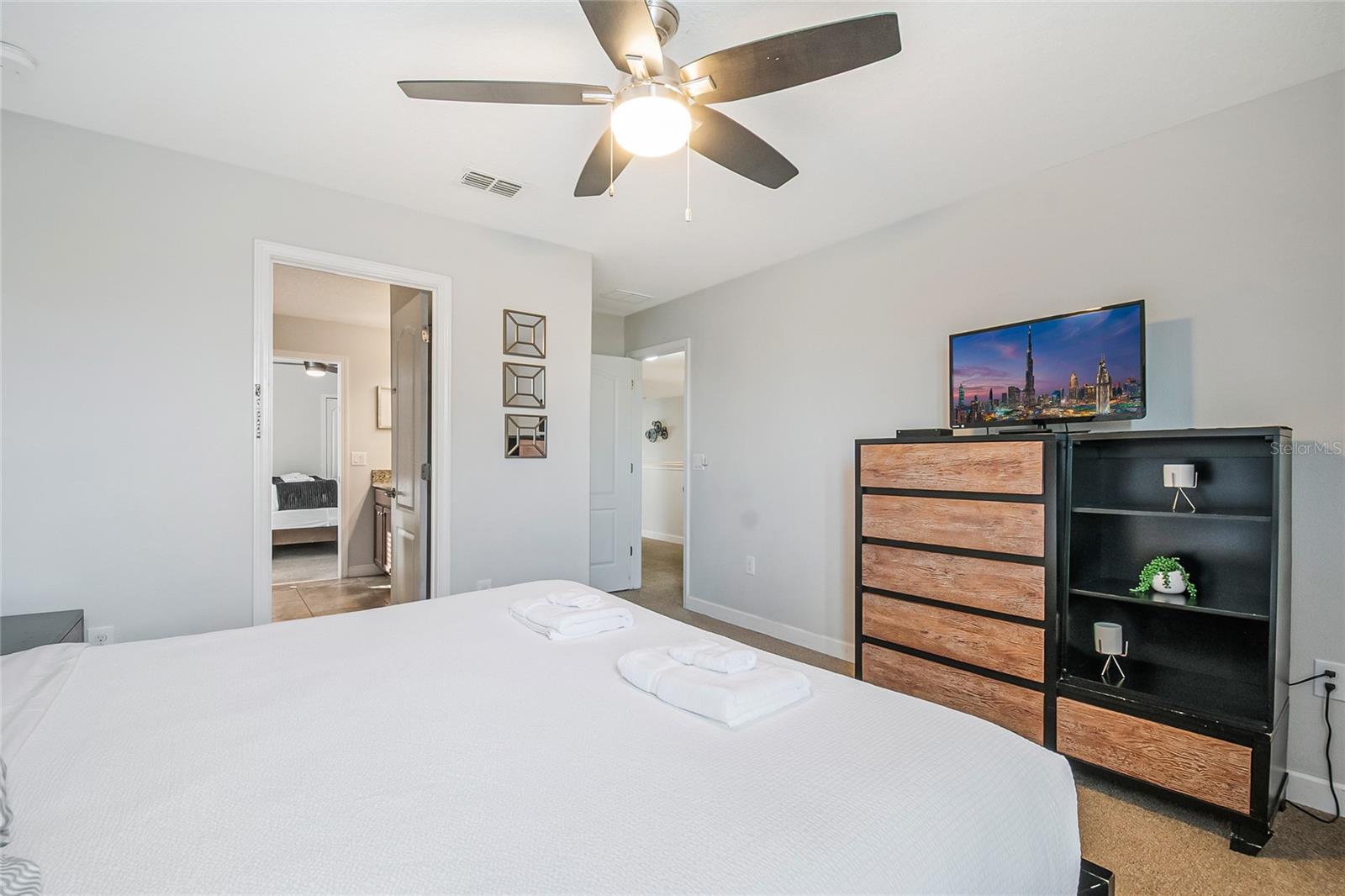 Image 49 of 96 For 1433 Thunderbird Road