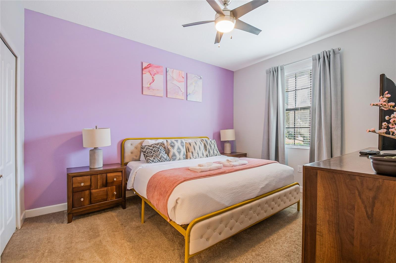 Image 6 of 96 For 1433 Thunderbird Road