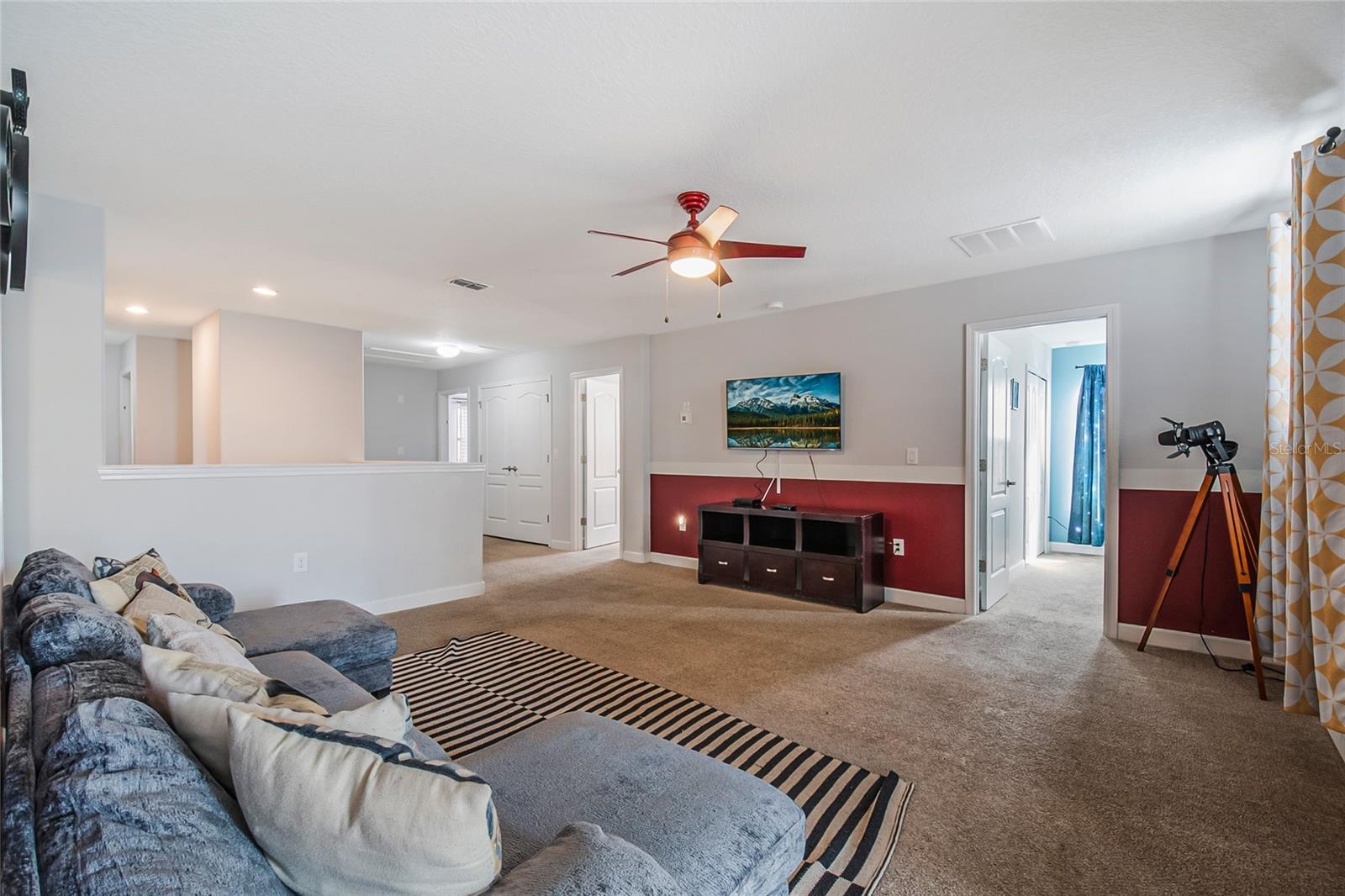 Image 61 of 96 For 1433 Thunderbird Road