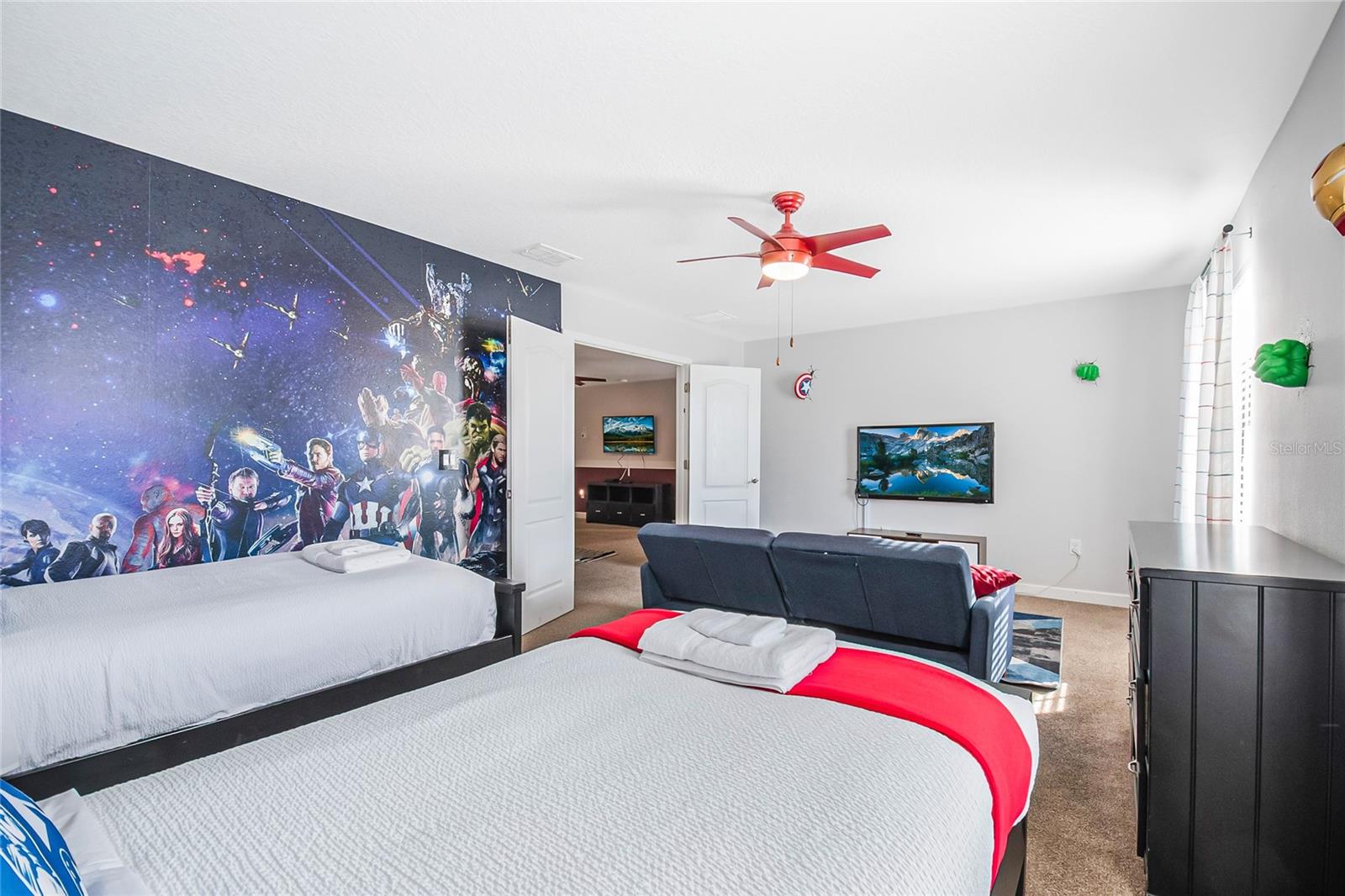 Image 64 of 96 For 1433 Thunderbird Road