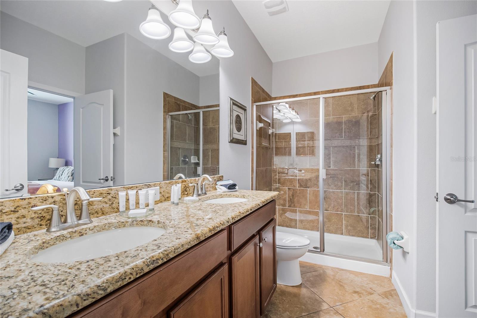 Image 9 of 96 For 1433 Thunderbird Road