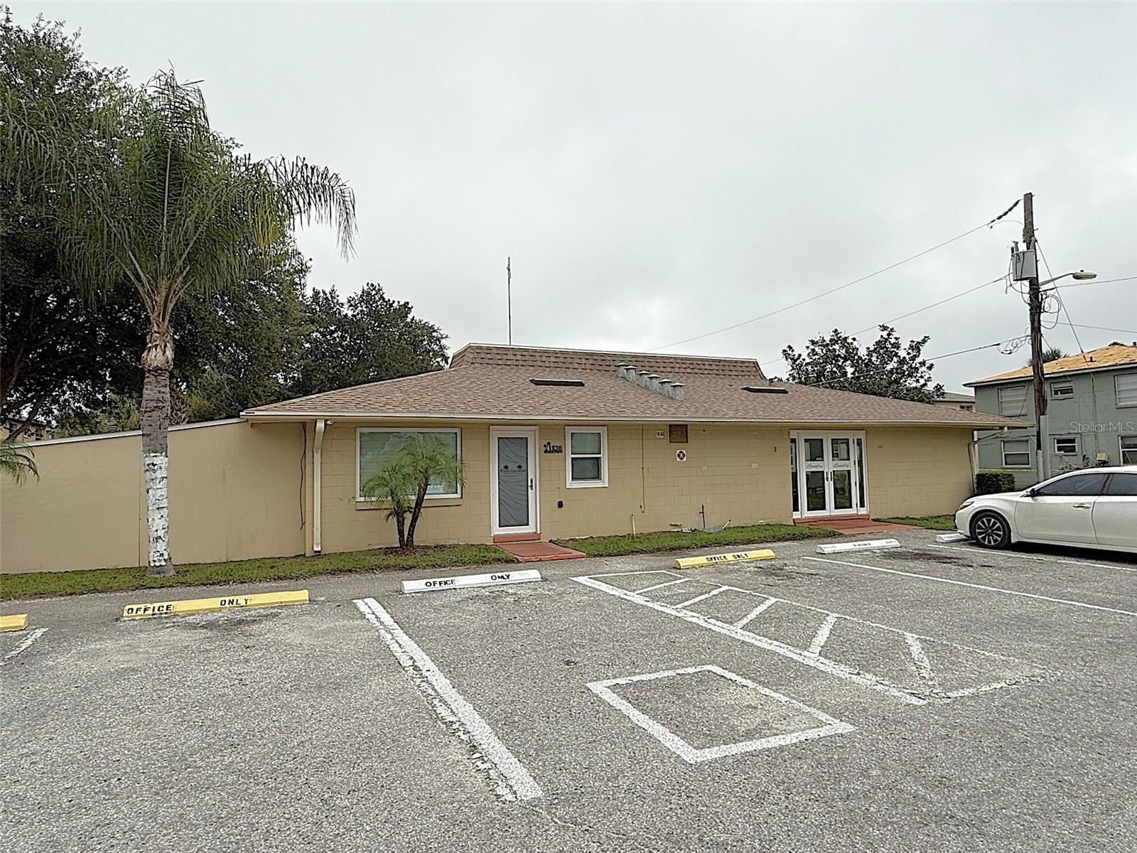 Image 14 of 17 For 716 Michigan Court 2