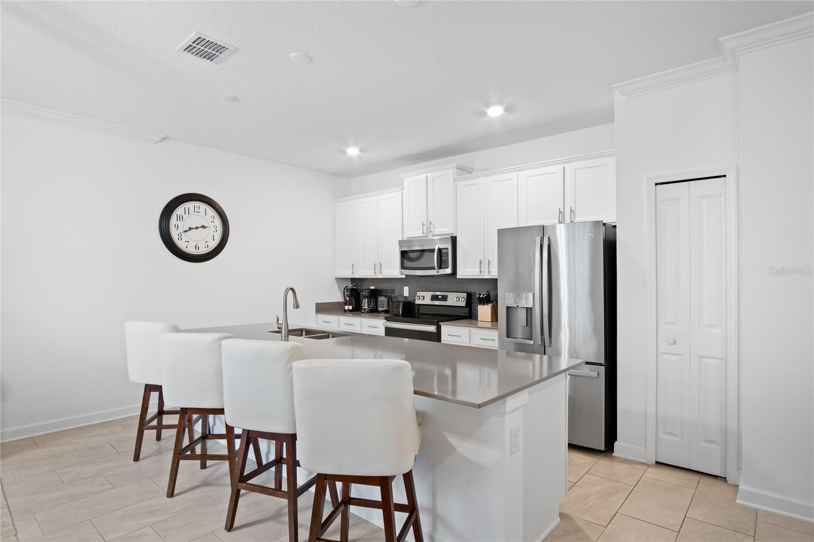 Image 11 of 41 For 1042 Splash Shot Place