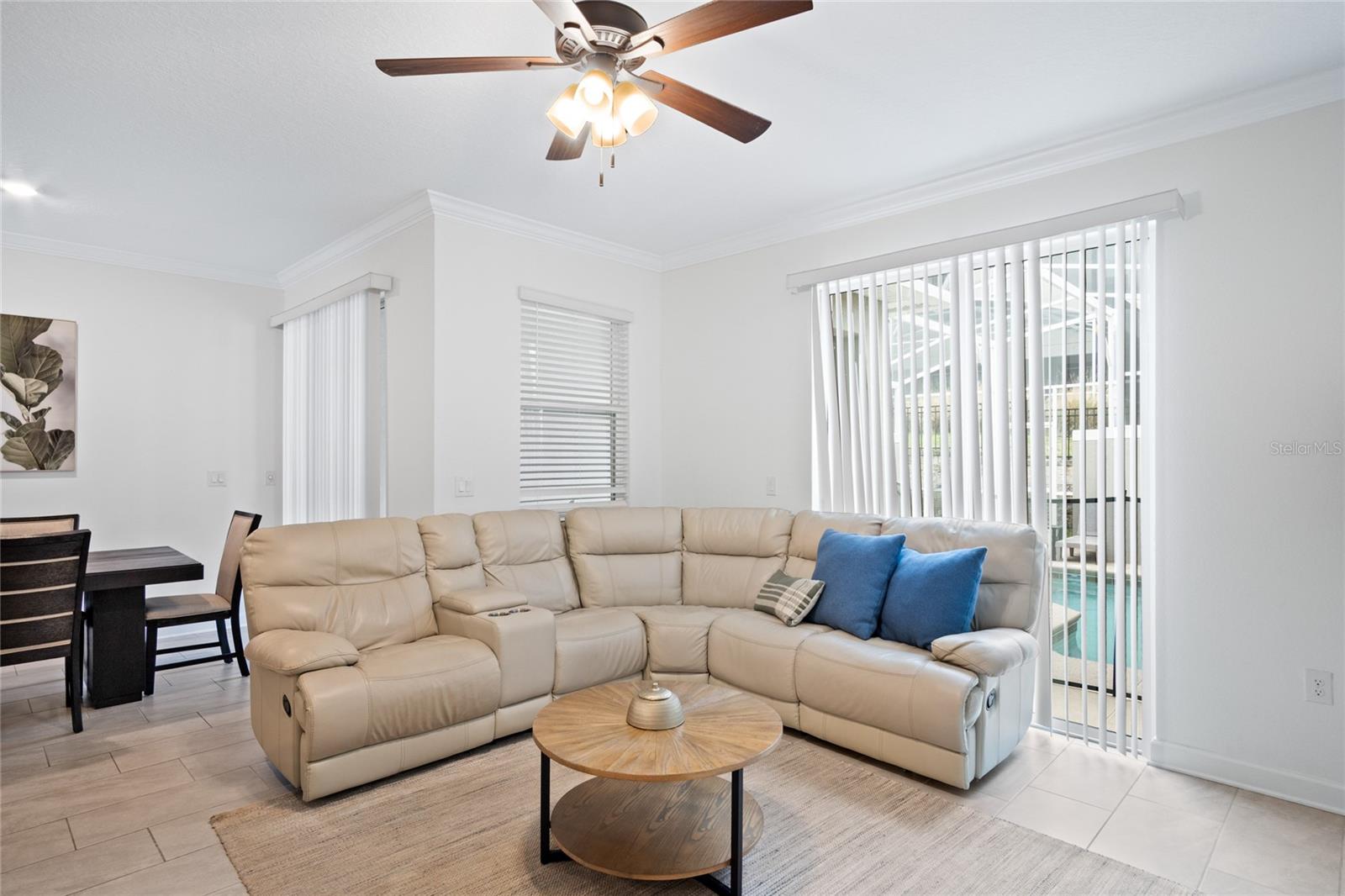 Image 15 of 41 For 1042 Splash Shot Place