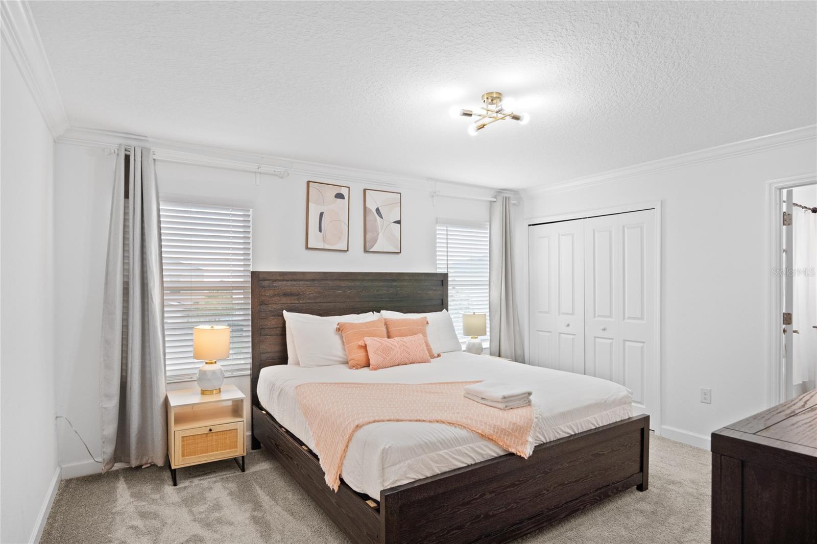 Image 16 of 41 For 1042 Splash Shot Place