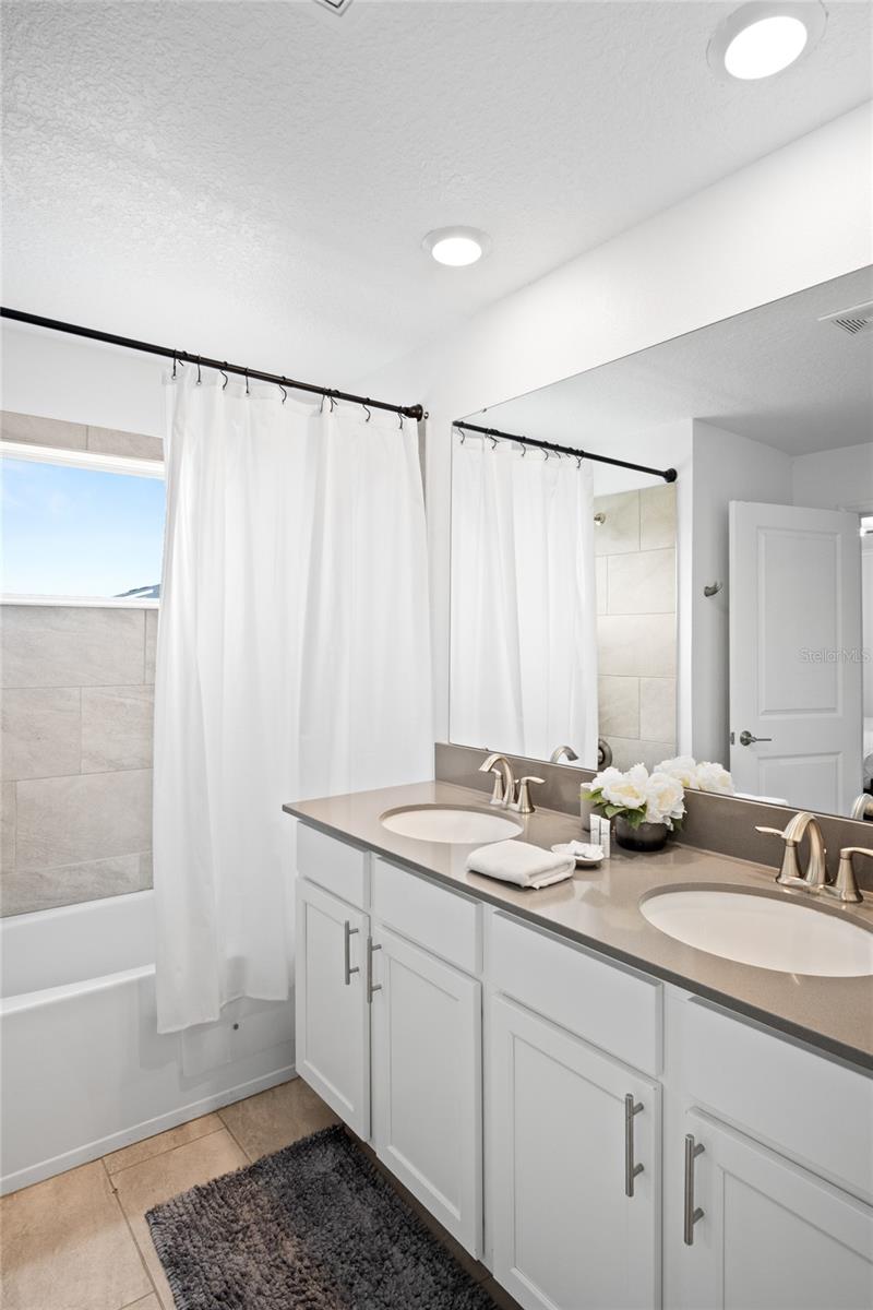 Image 27 of 41 For 1042 Splash Shot Place