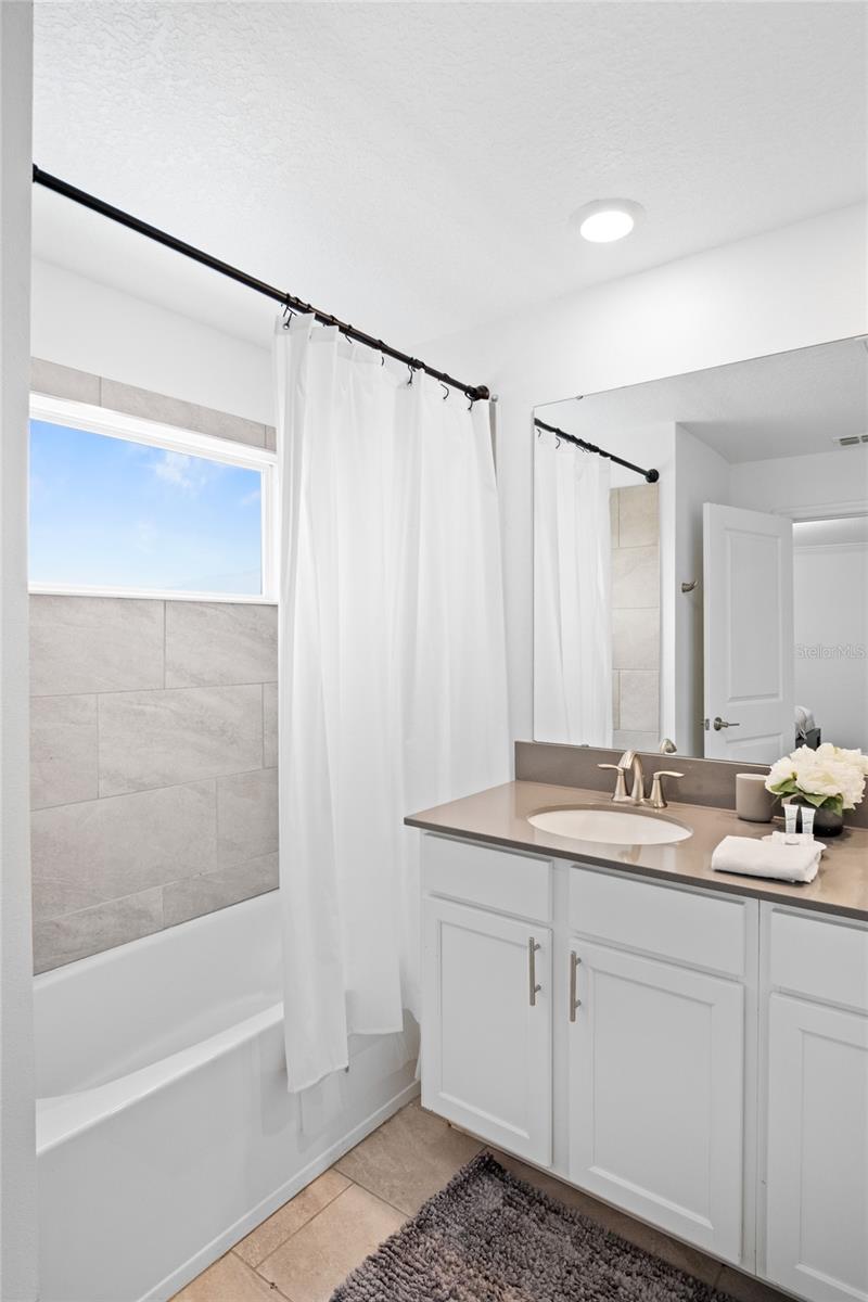 Image 28 of 41 For 1042 Splash Shot Place