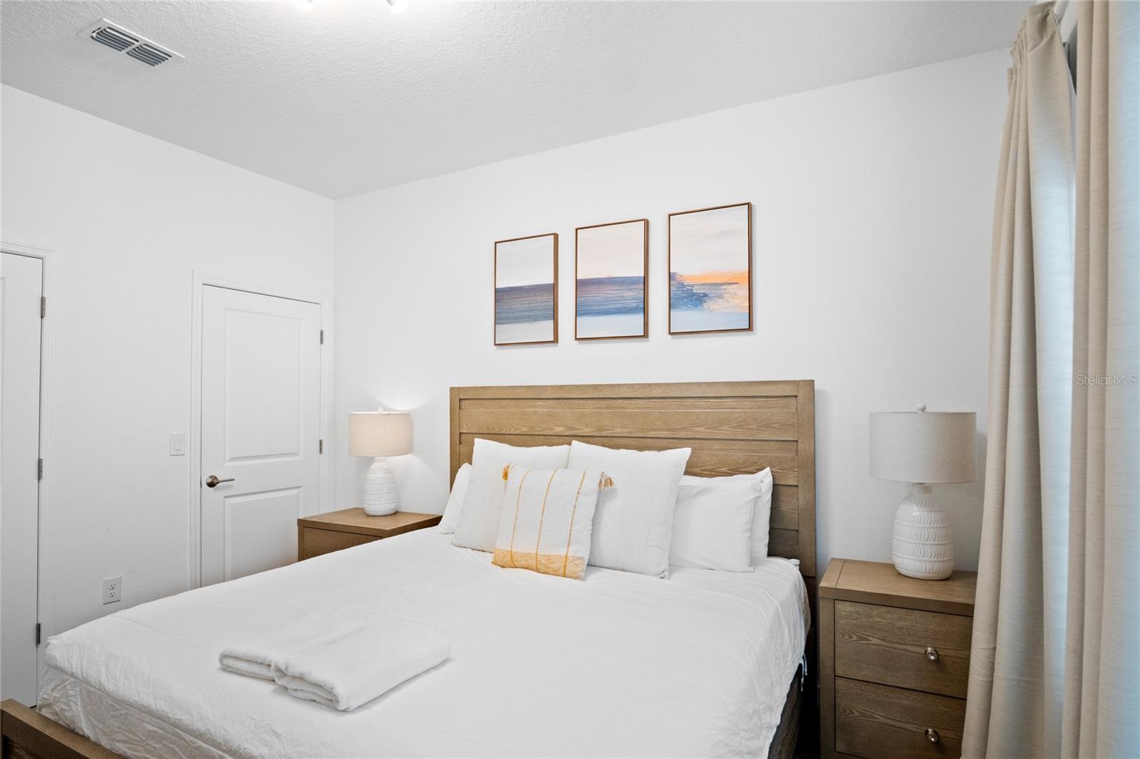 Image 30 of 41 For 1042 Splash Shot Place