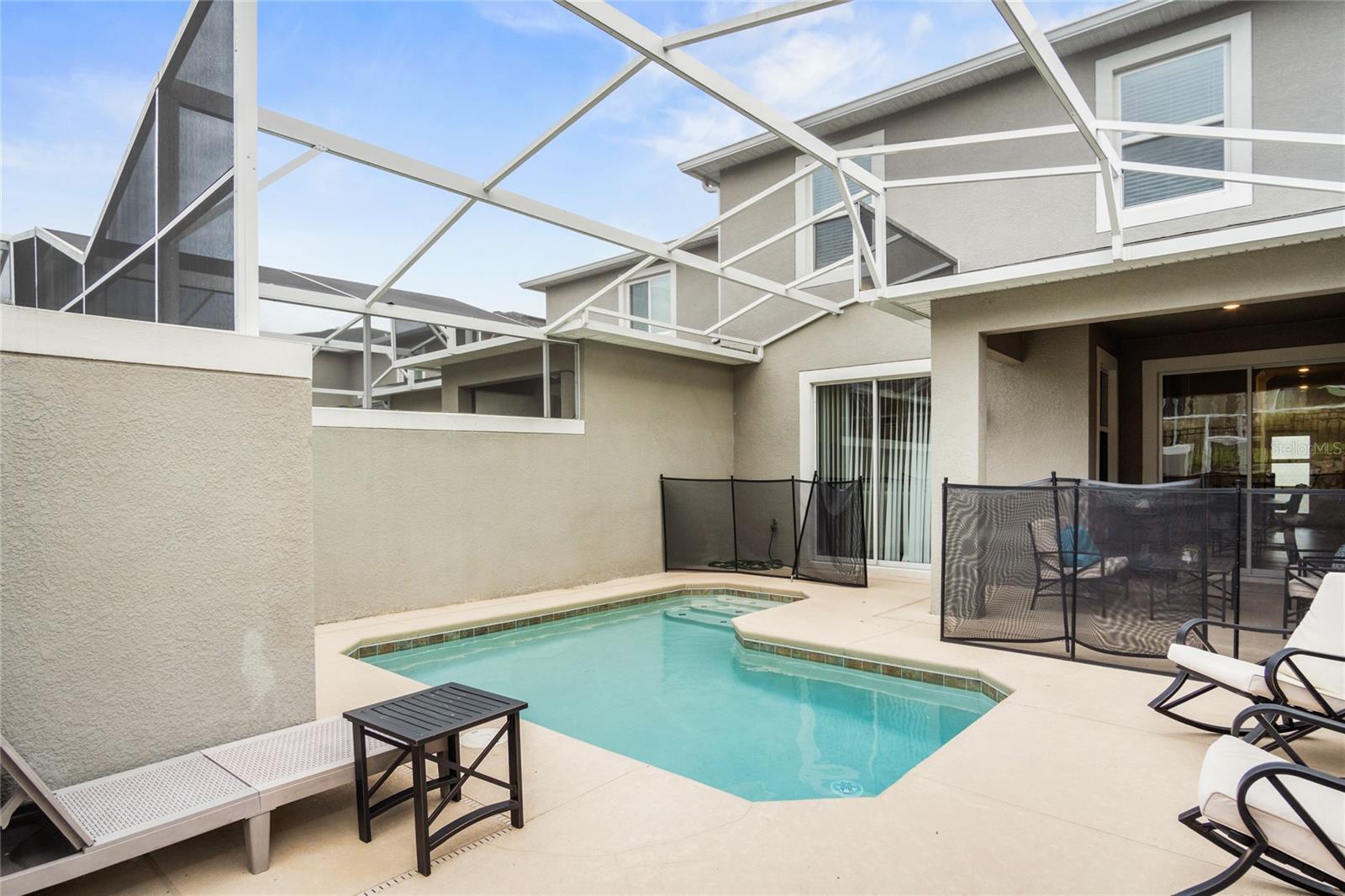 Image 33 of 41 For 1042 Splash Shot Place