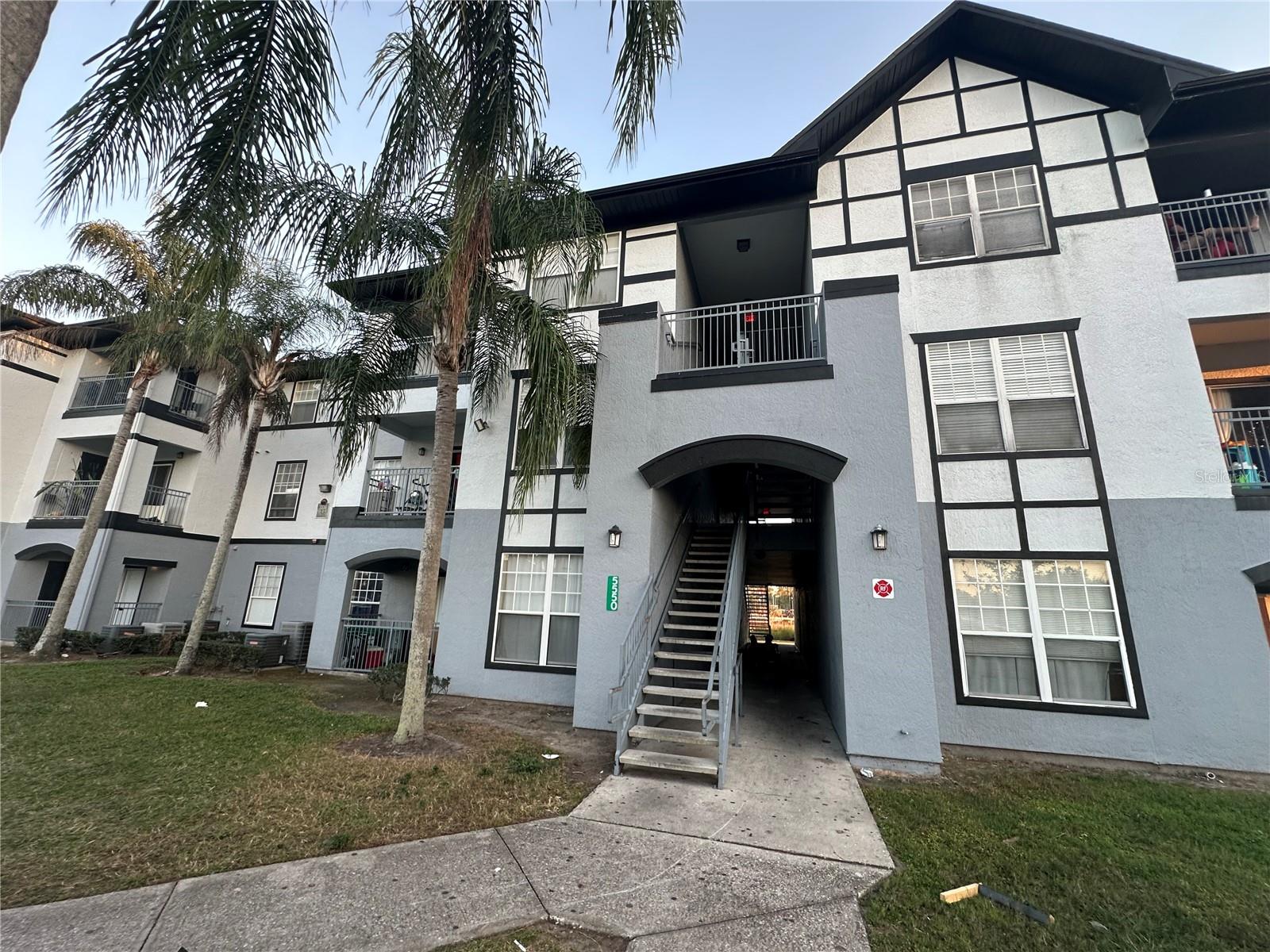 Image 4 of 28 For 5550 Pga Boulevard 5135