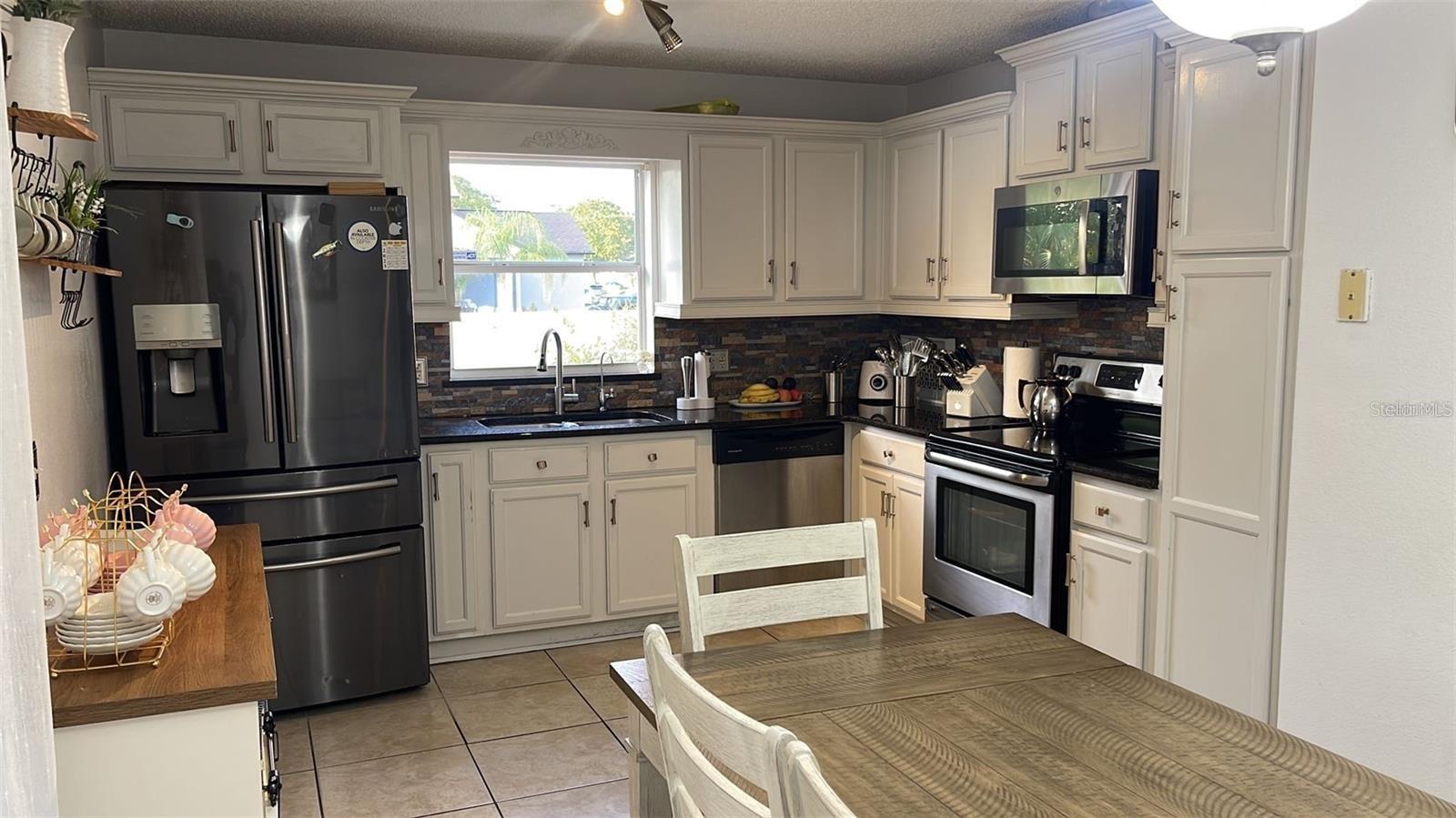 Image 4 of 33 For 2112 Jessa Drive